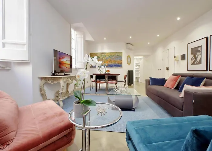 Amazing By The Pantheon Rome